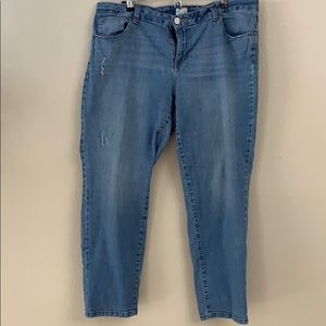 Distressed denim jeans size 18 W